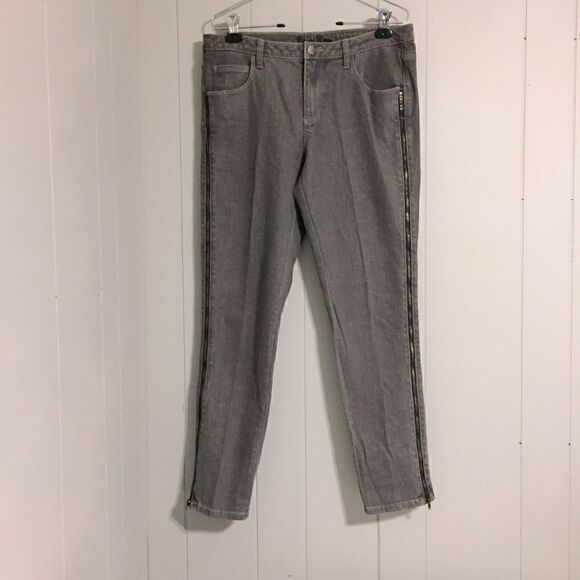 Bisou Bisou Jeans   - Picture 1 of 6